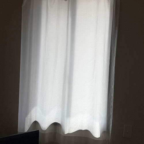 明るいですが、透けてません