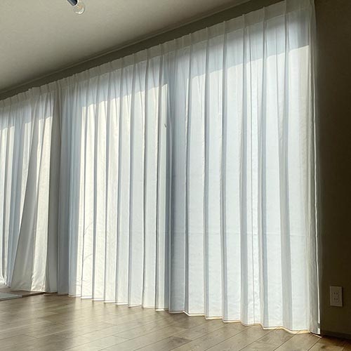 圧迫感がなく、リビングが軽やかな印象に