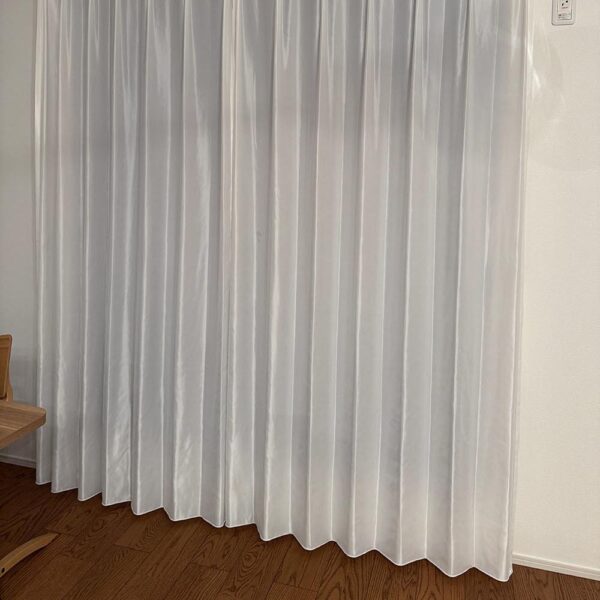 冬の季節の日差しの移り変わりを楽しんでいます