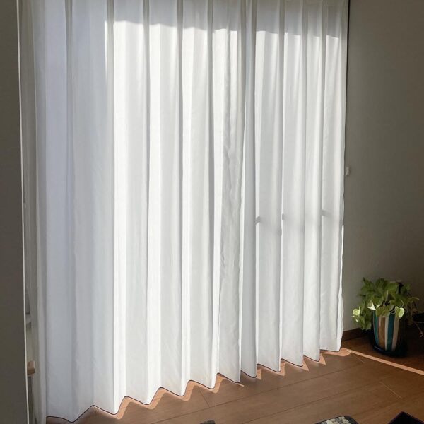 閉めていても光もちゃんと取り入れてくれます