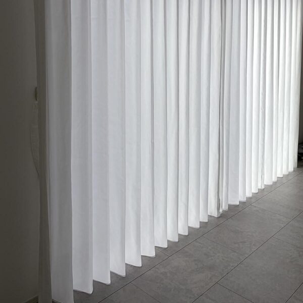 1.5倍と2倍で悩みましたが2倍ヒダに。高級感があり良かったと思います