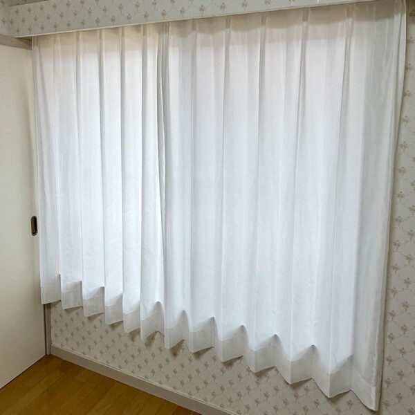 厚手のカーテンを付けなくてもお部屋が重くならないのが気に入っています