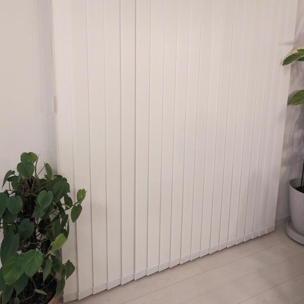 リフレクトで暗くなるかと心配しましたが、適度に採光してくれています